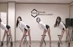 XXX او یک گردشگر زیبا را در خیابان انتخاب کرد و برای رابطه جنسی در بالکن او را دانلود فیلم سکسی رایگان بدون فیلتر گسترش داد