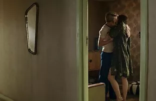 XXX بلوند جذاب ، پاهای خود را سکس کم حجم رایگان جلوی مرد سیاه بزرگی پهن کرد
