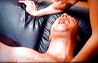 XXX برهنه دو سوپر سکس رایگان عضو در چهره دارد