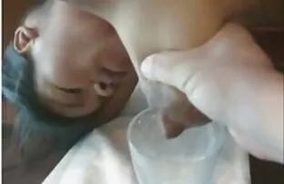XXX مردی یک بلوند را در دهان خود دانلود فیلم سگسی رایگان و ماسک روی صورت خود قرار داده است
