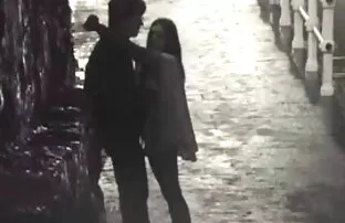 XXX مرد خوش تیپ خروس را در داخل گاو به زن می دهد و برای معاون رئیس فیلم کوتاه سکسی رایگان جمهور آماده می شود
