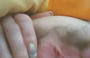 XXX شلخته وب با عنوان بزرگ واژن عمیق را با دیک لاستیکی کلیپ های سکسی رایگان خودارضایی می کند