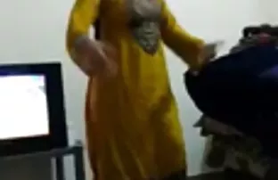 XXX دو دوست برای دانلود رایگان فیلم سوپر خارجی سال نو برف باکره را لعنت می کنند