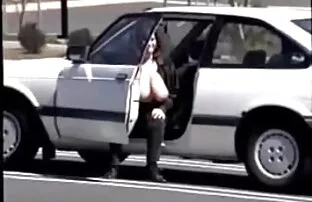 XXX سبزه ناز به طور ماهرانه یک خروس بزرگ را دانلود فیلم سکسی کارتونی رایگان لیس می زند و در دهان او تقدیر می شود