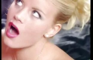 XXX لیلی Busty سبزه Anilingus را درست کنید و آن را در الاغ قرار دهید رایگان فیلم سکسی