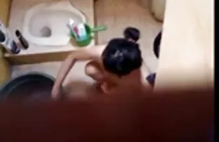 XXX یک تاریخ عاشقانه با یک بلوند 18 ساله به پایان رسید که در آشپزخانه سايت فيلم هاي سكسي رابطه جنسی برقرار کرد